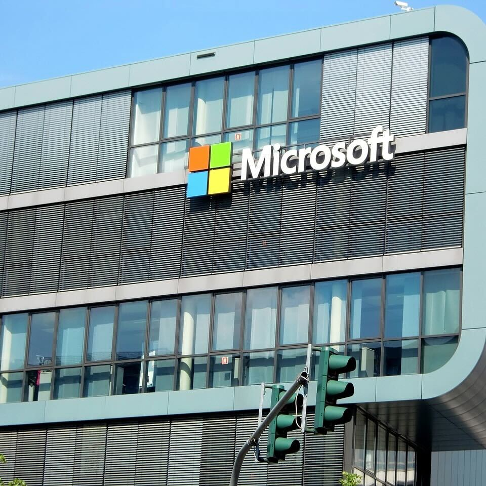 Microsoft investe $3,44 miliardi in Germania per l’IA